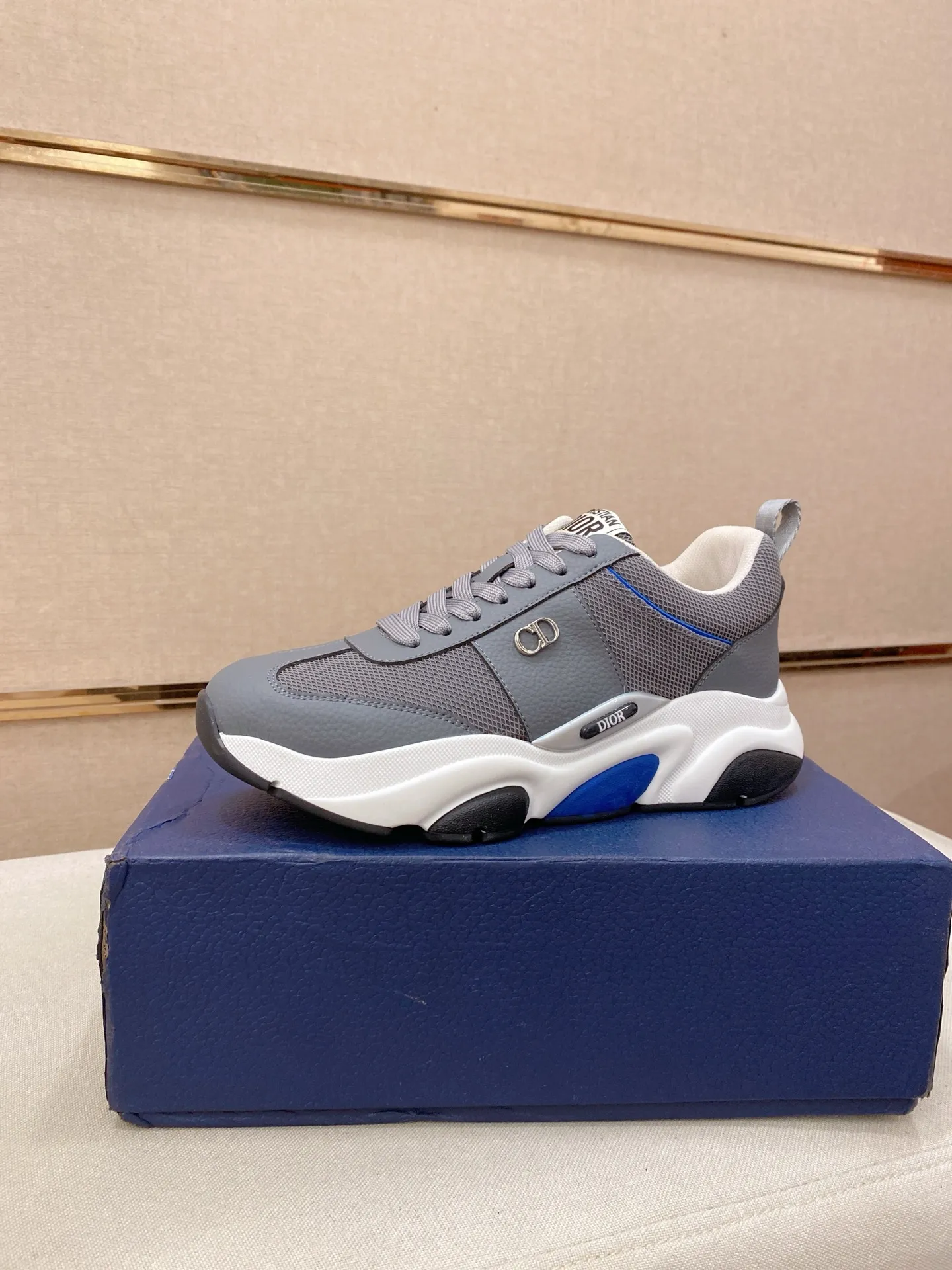 Men's shoes💰 462💰🇮🇹🇮🇹Dior d The new model is on sale at the same time at the counter. The upper 🇮🇹 is imported Italian first-layer cowhide, and the lining is fully imported sheepskin 💪💪. It is a complete 1⃣️ to 1⃣️ replica 🇮🇹💪💪, ⚠ Sole: The original sole is specially provided by the original factory. The exclusive movable molded sole is super comfortable. ⚠Original factory single goods, 🔍🔍high quality, you can enter and leave the counter at will, welcome to compare⚠. Code number: 38-44. Can be customized 45-46.